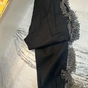 Le superbe women’s Black Pants with rhinestone Size 4
